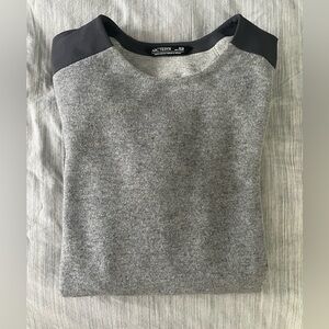 Men’s Arc’teryx Gray Crewneck Sweater